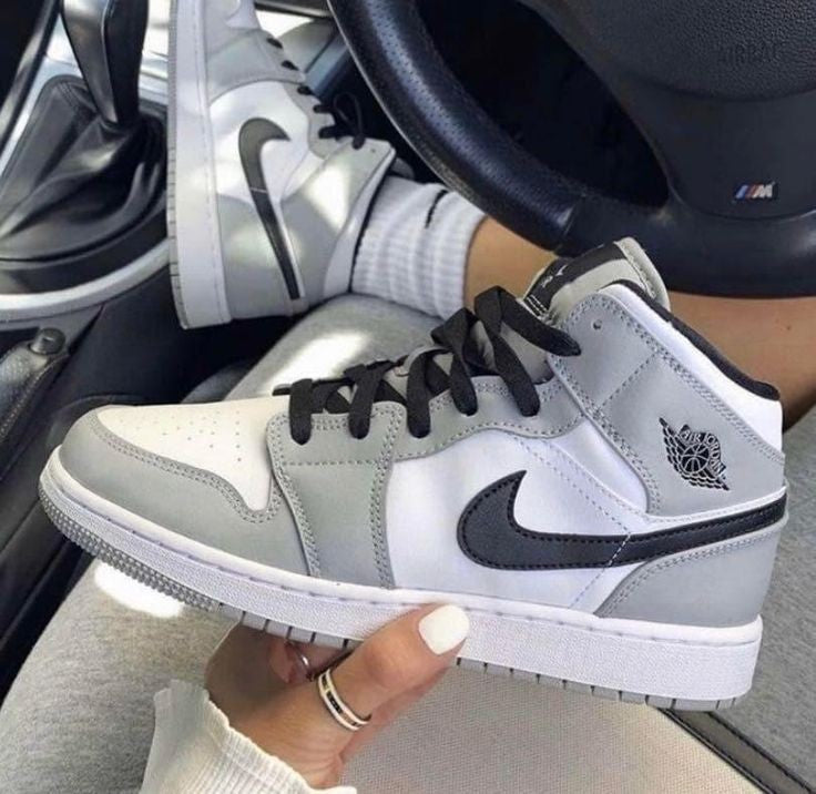 Air Jordan 1 Mid Smoke Grey