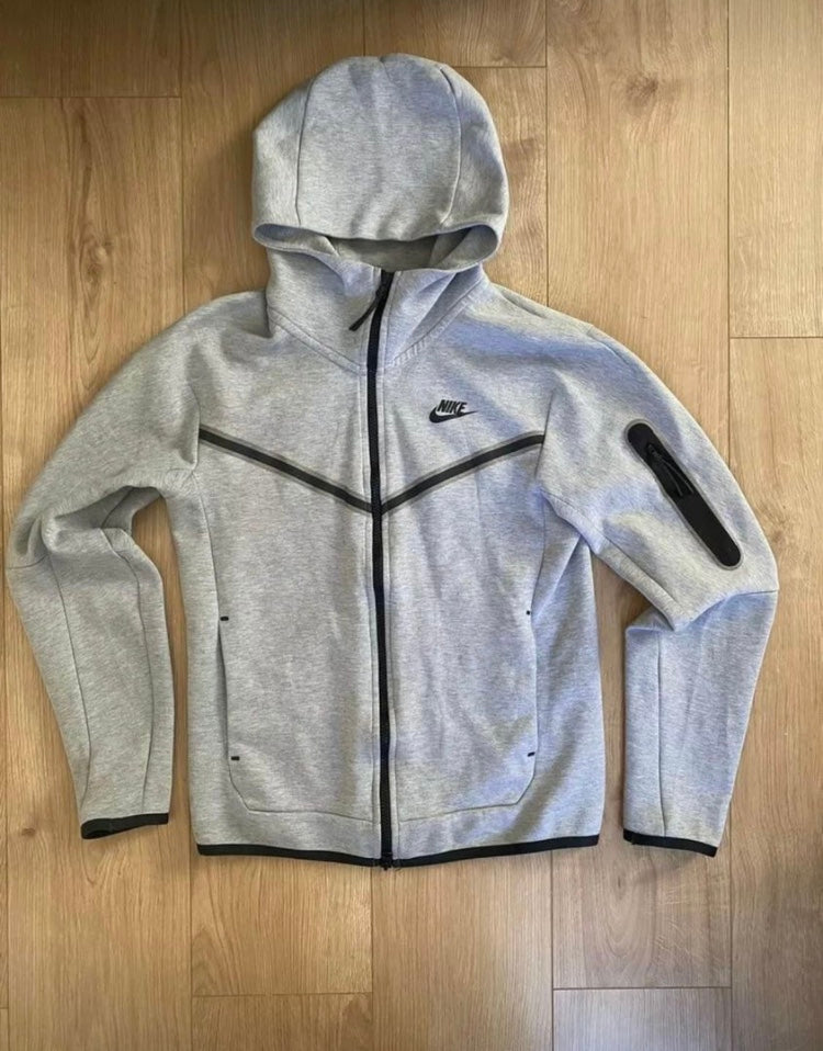 Nike Tech Fleece Grey