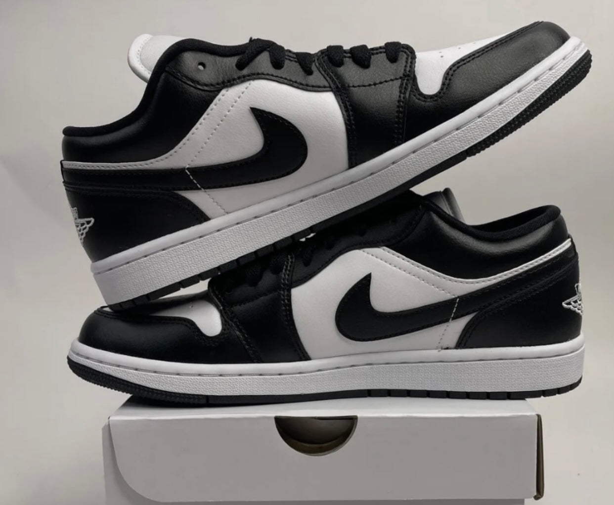 Air Jordan 1 Low Black White