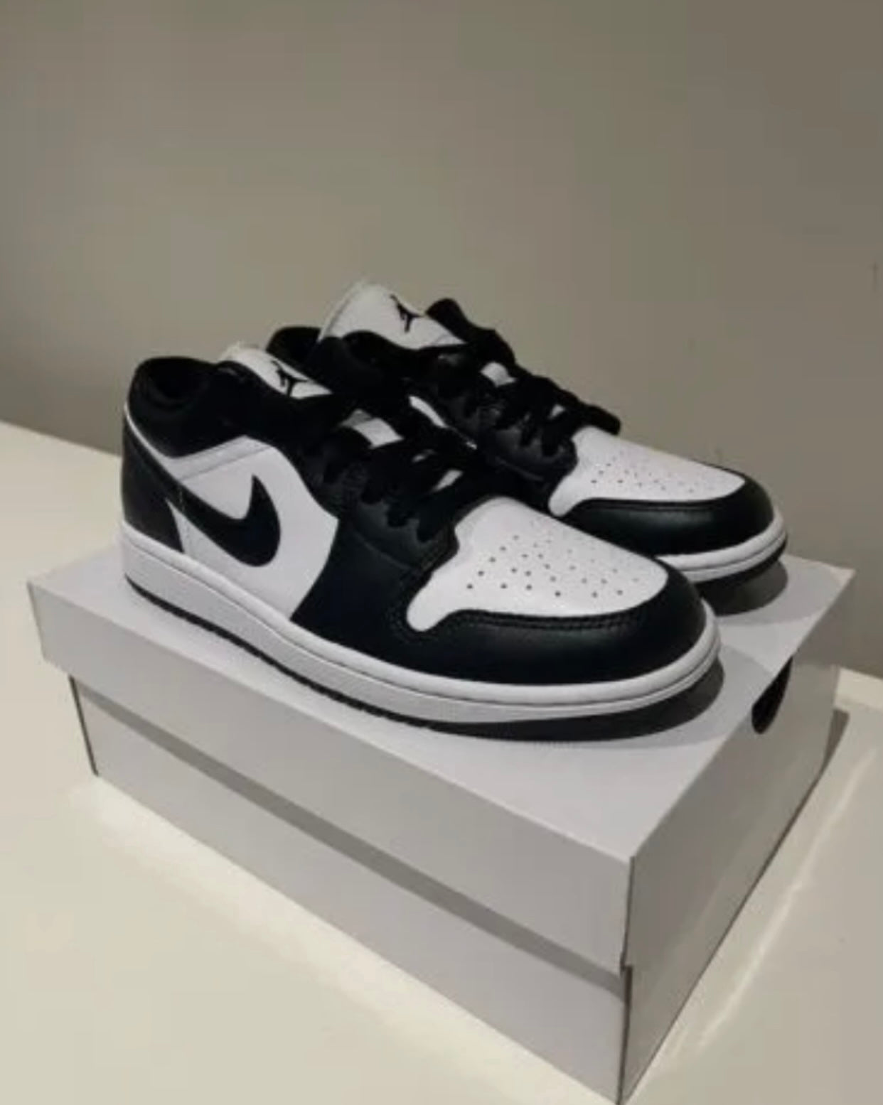 Air Jordan 1 Low Black White