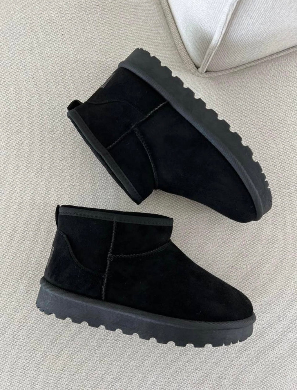 UGG Classic Ultra Mini Black