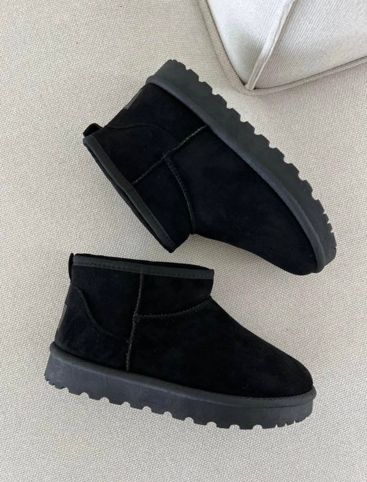 UGG Classic Ultra Mini Black